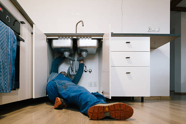 Professional Leak Detection technician working in Hampshire, IL